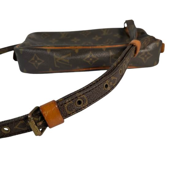 Authentic Louis Vuitton Pochette Marly Crossbody Purse - Picture 13 of 14